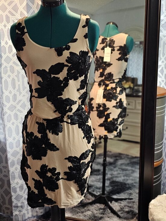 Vinceotto Dresses & Skirts - Vinceotto Italian Two‑Piece Lace Appliqué Set – NWT – Size 2